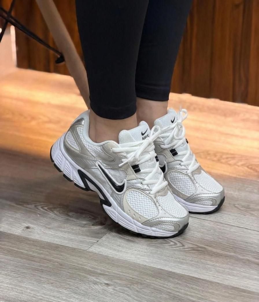 NIKE V5K RUN GRIS