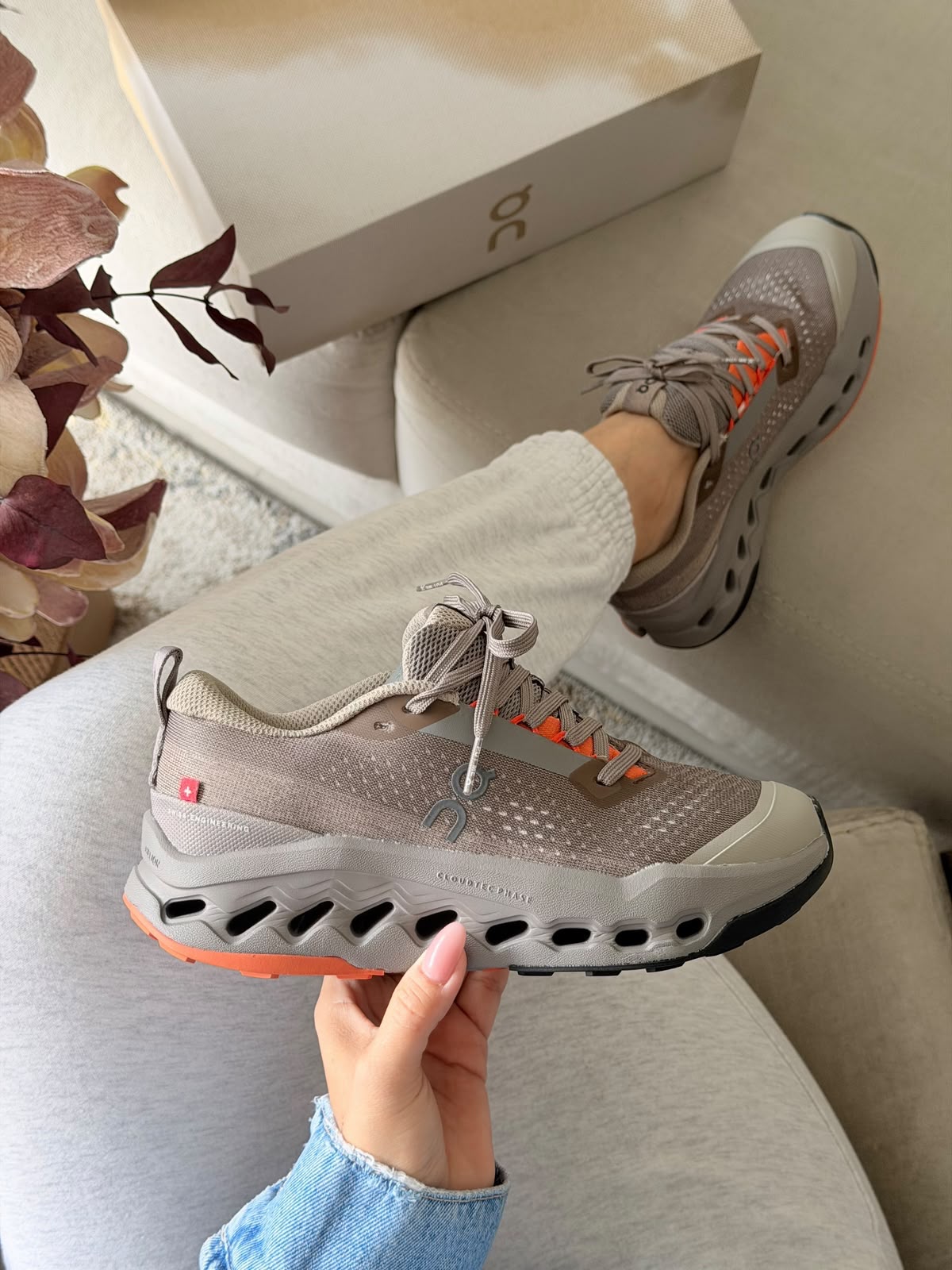 ON CLOUD GRIS