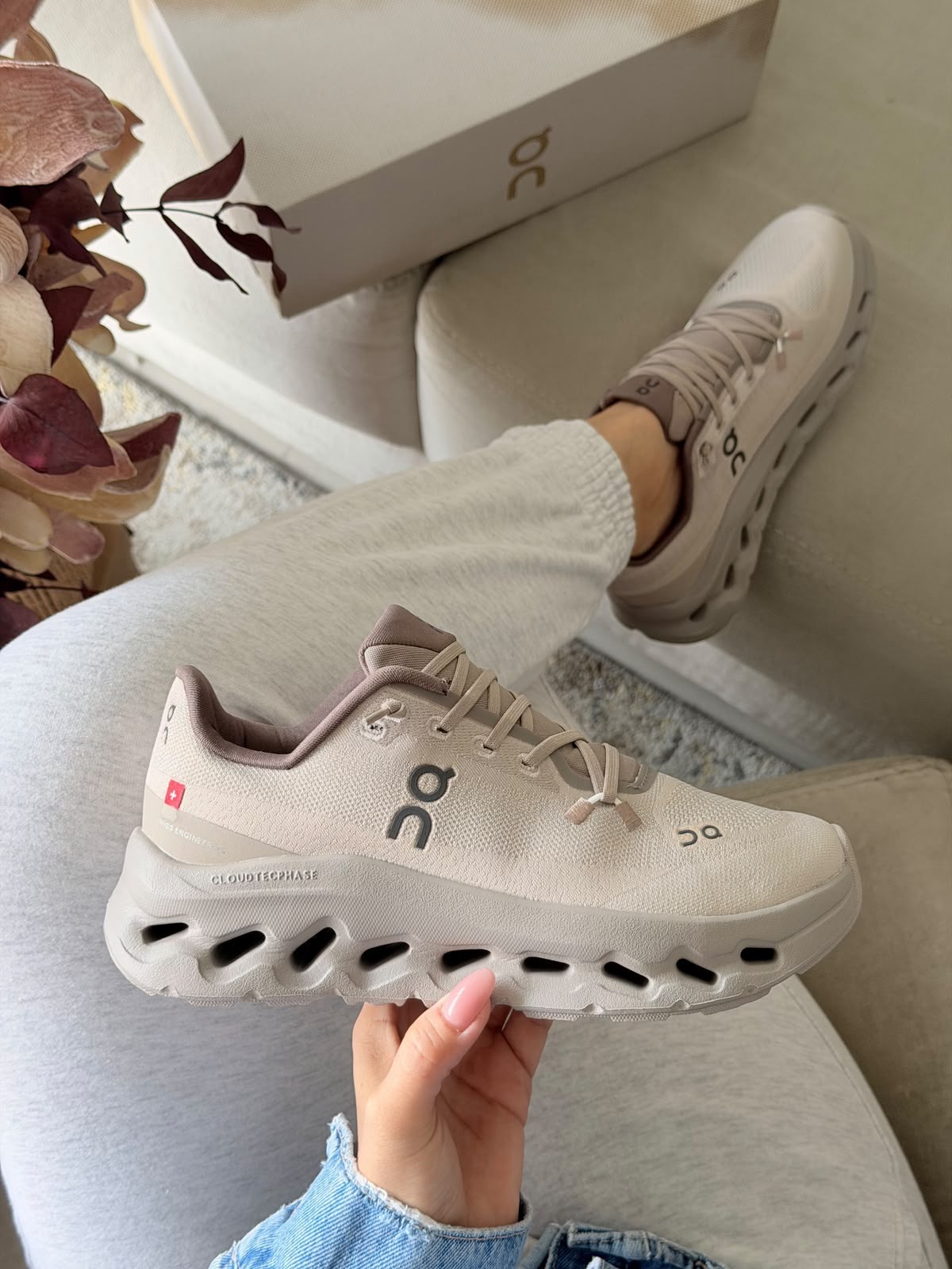 ON CLOUD BEIGE
