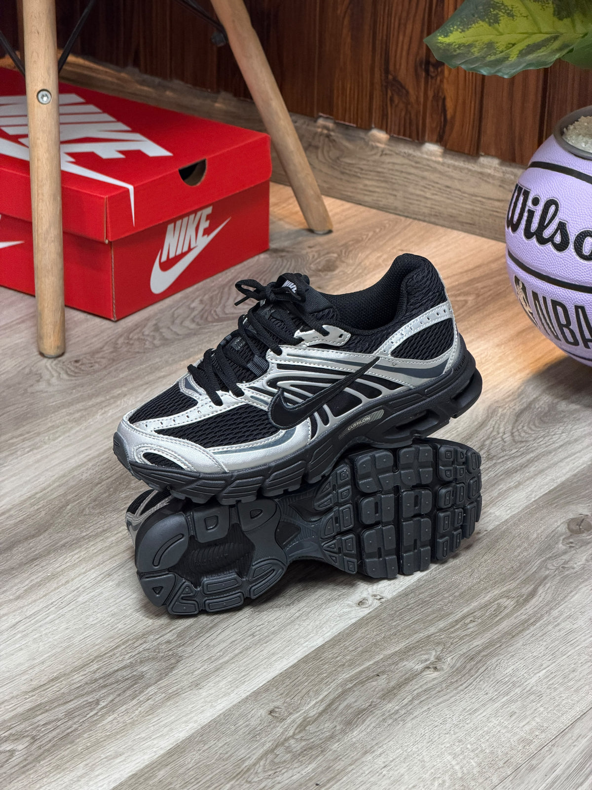 NIKE AIR MAX MOTO 2K NEGRO
