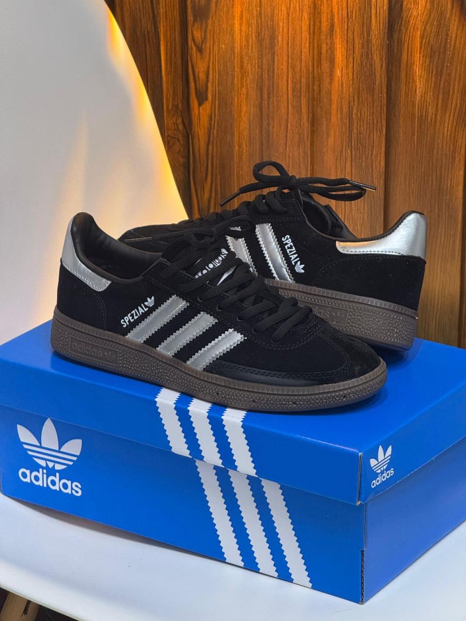 ADIDAS SPEZIAL NEGRA