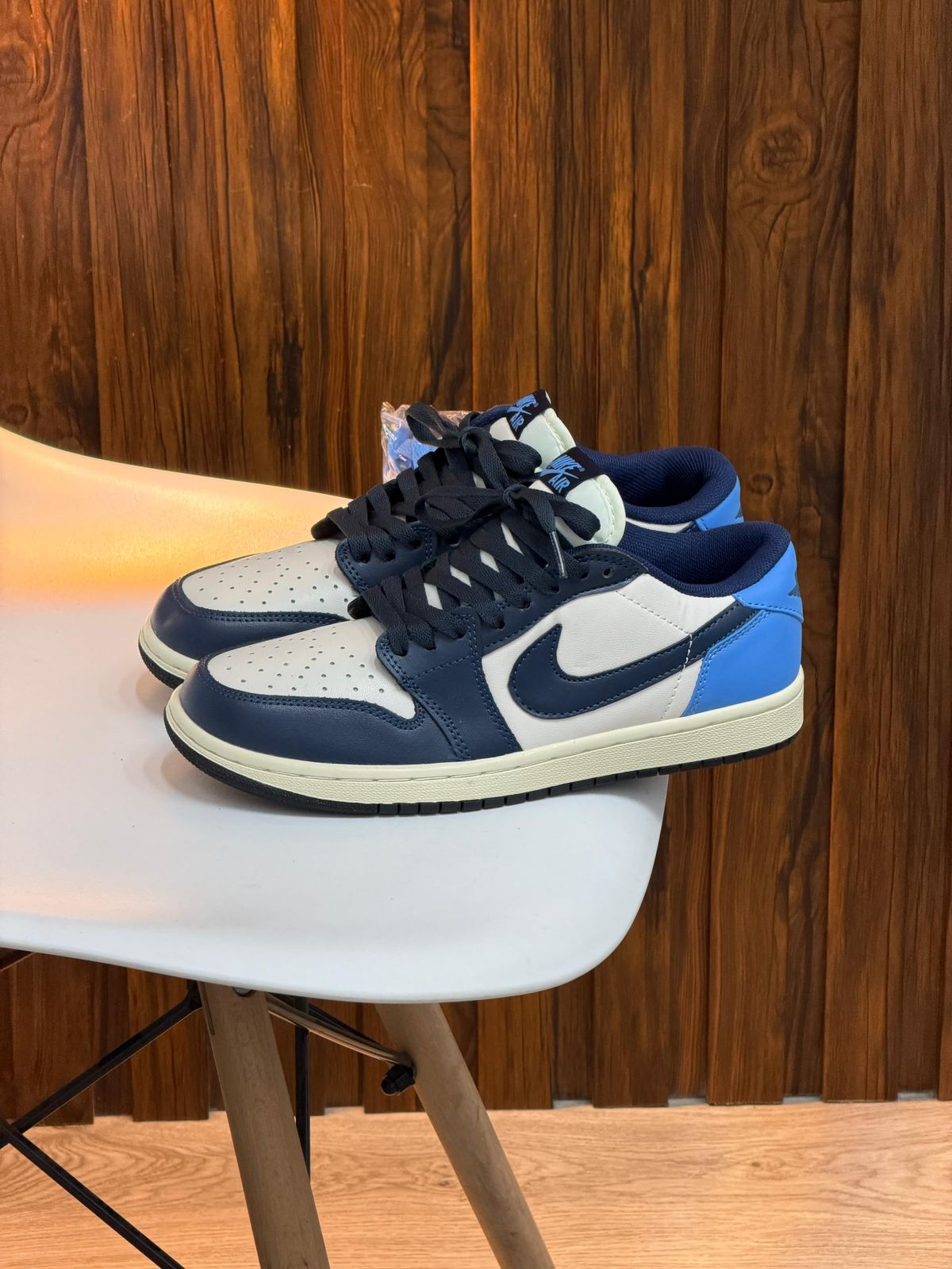JORDAN RETRO LOW AZUL