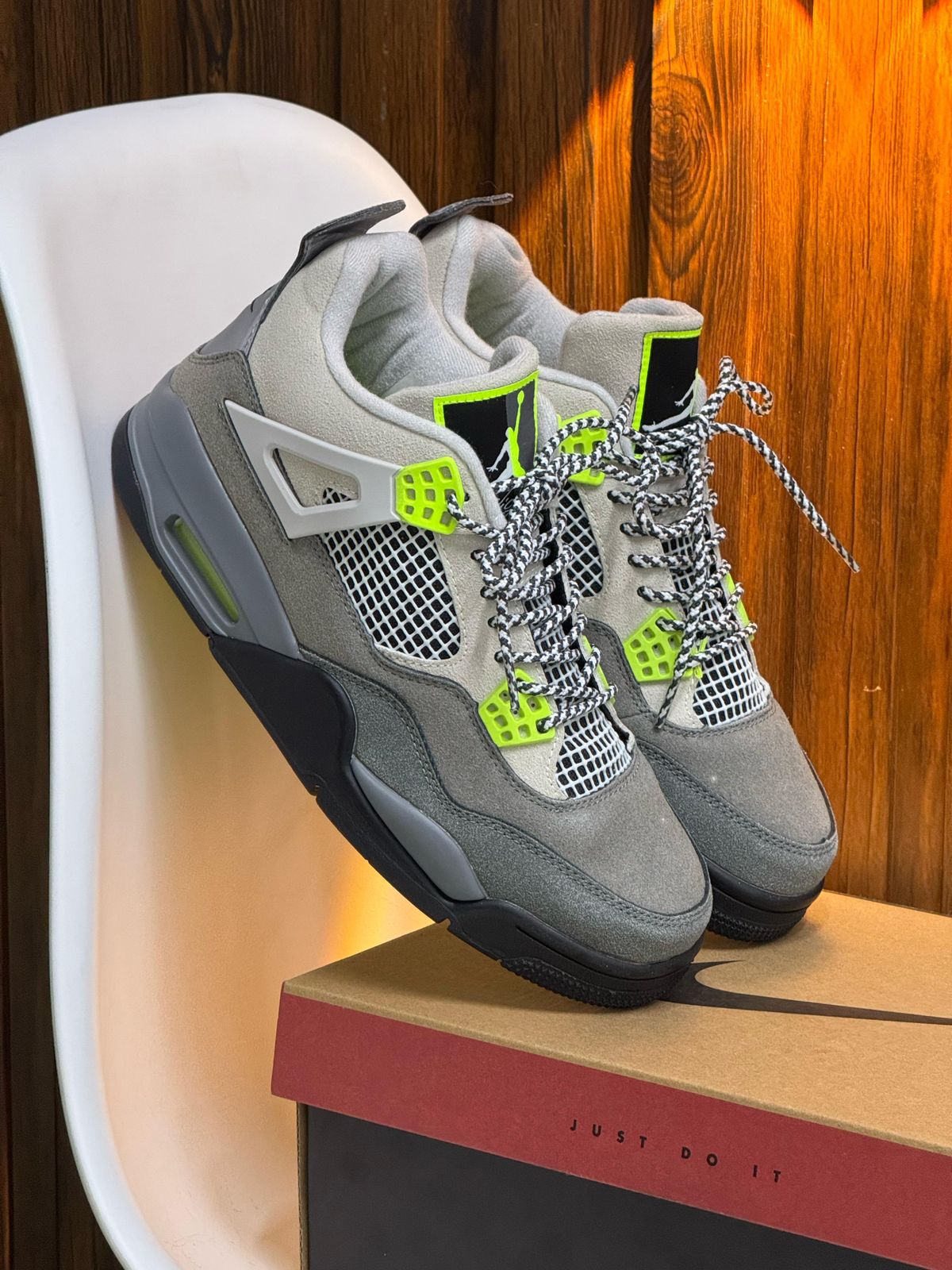 JORDAN RETRO 4 GRIS