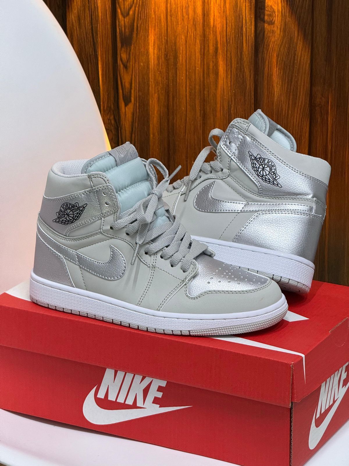 JORDAN RETRO BOTA GRIS