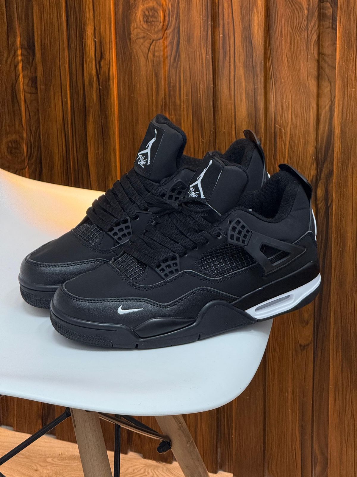 JORDAN RETRO 4 NEGRA