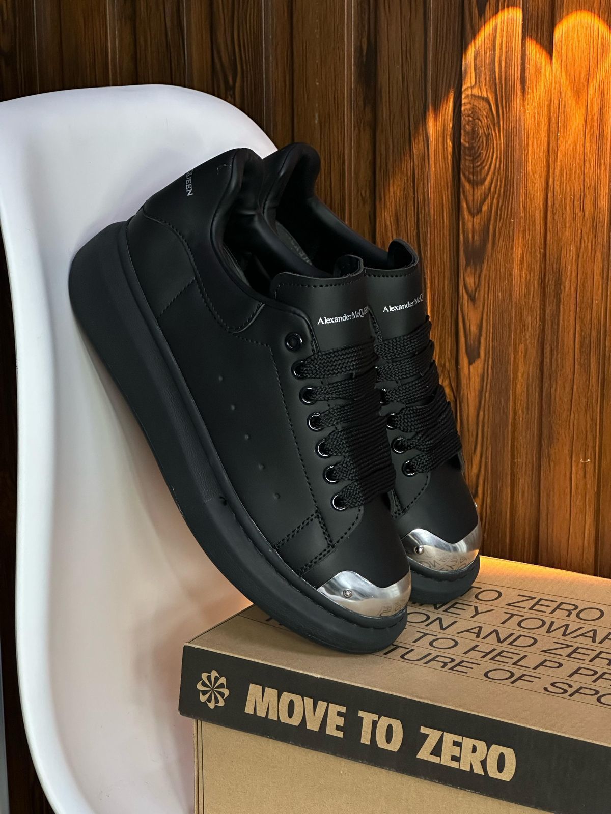 ALEXANDER MCQUEEN NEGRA