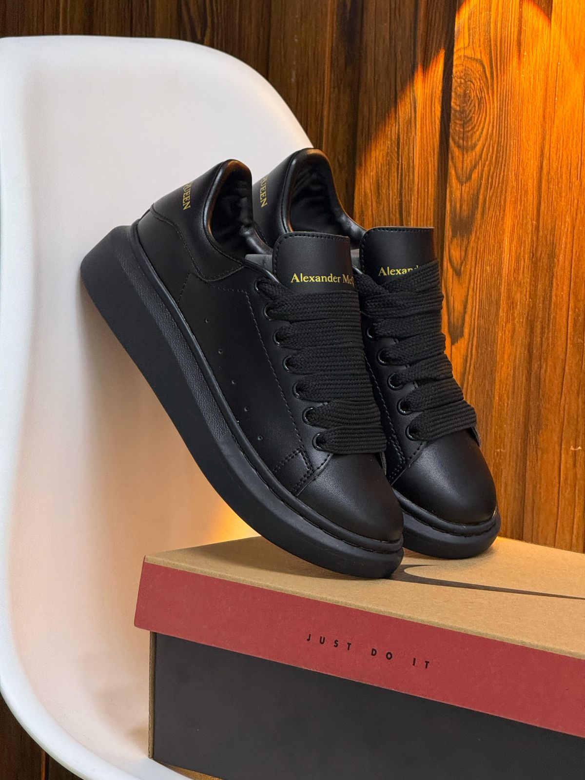 ALEXANDER MCQUEEN NEGRA