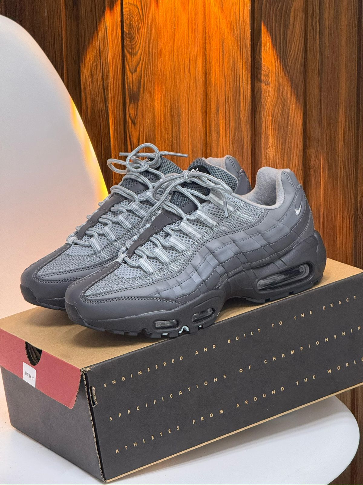 NIKE 7 CAMARAS GRIS