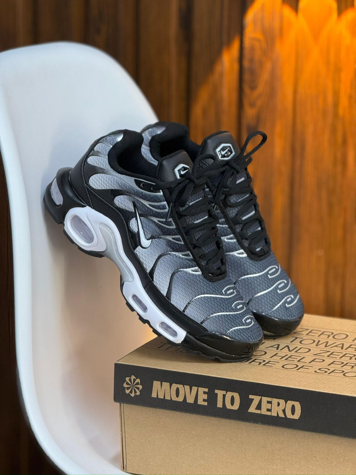 NIKE TN GRIS