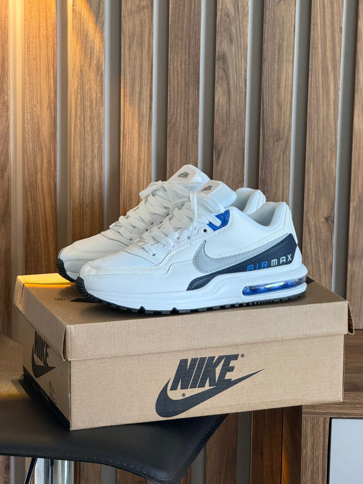 NIKE AIR MAX
