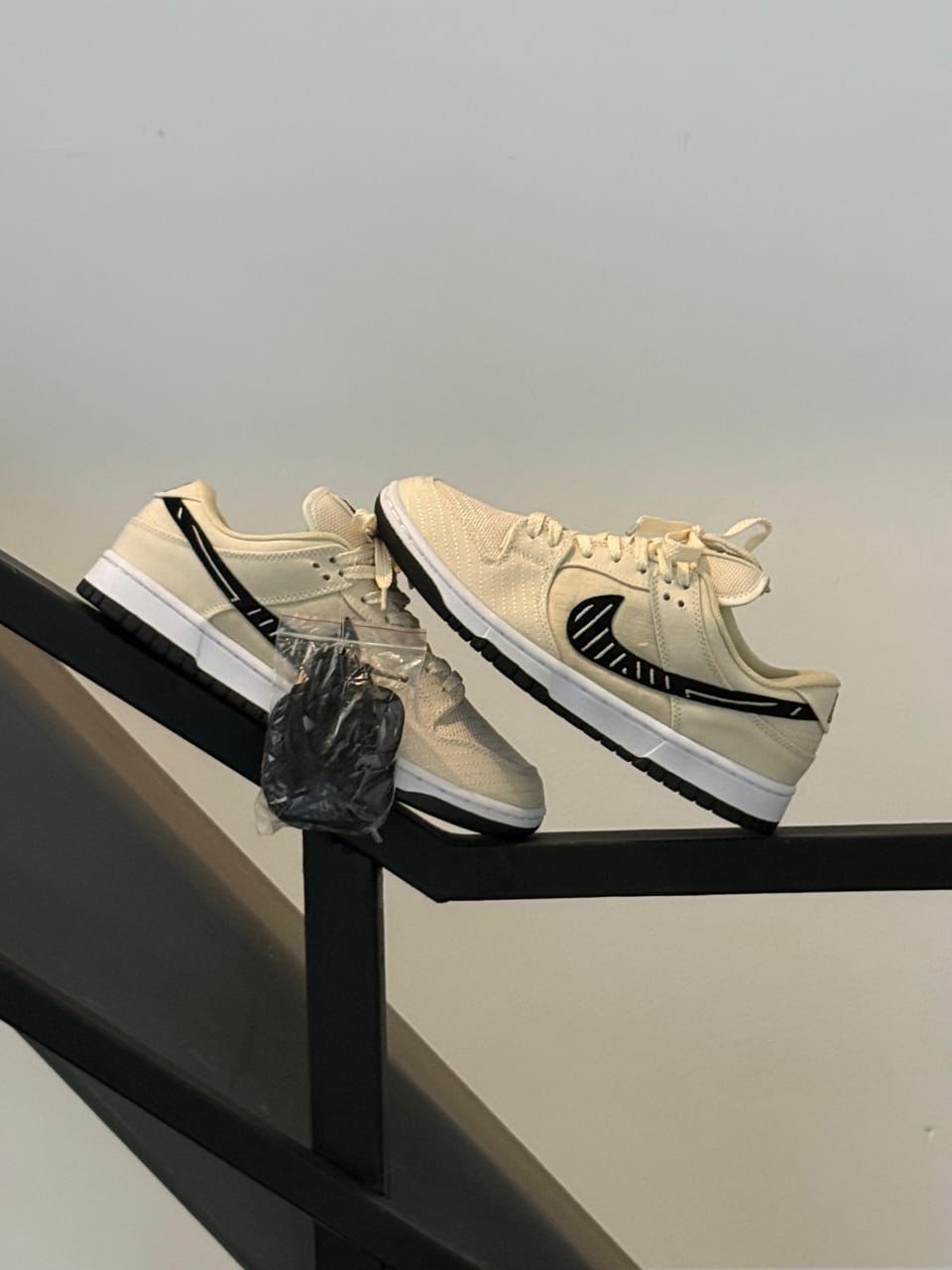NIKE SB BEIGE