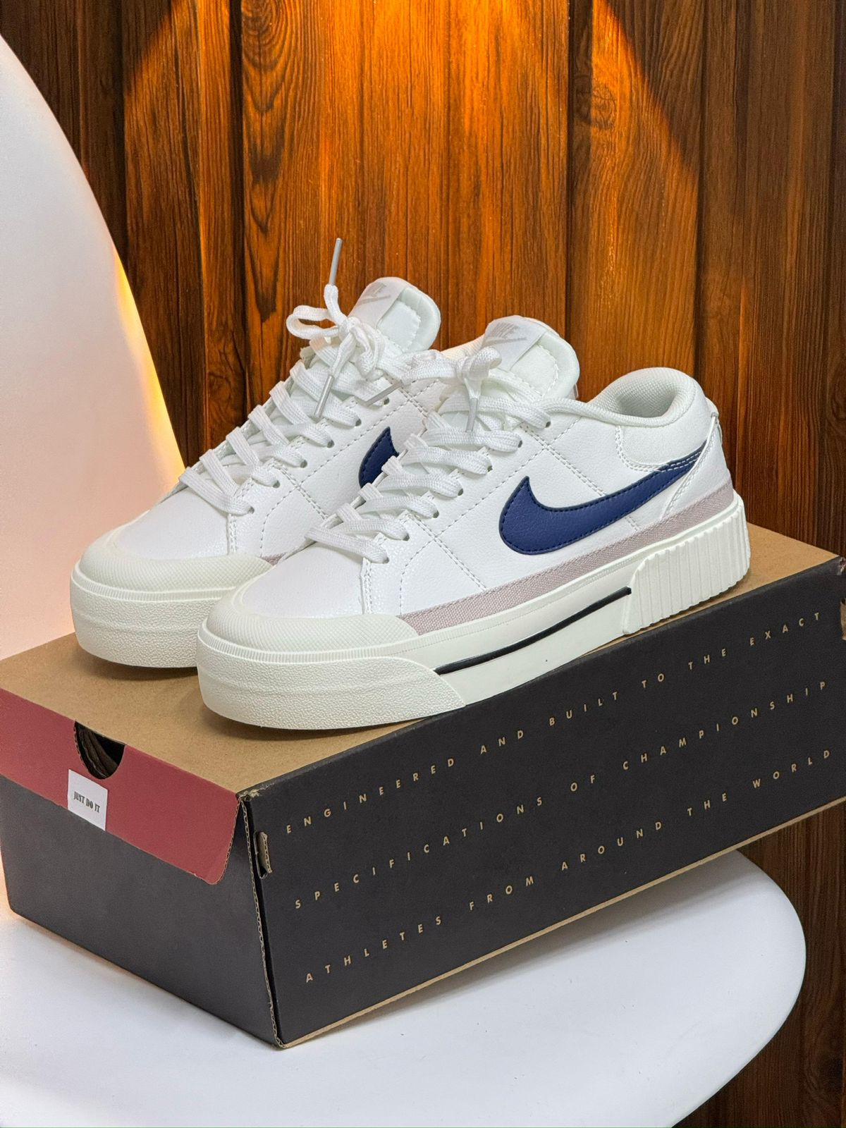 NIKE LEGACY BLANCA