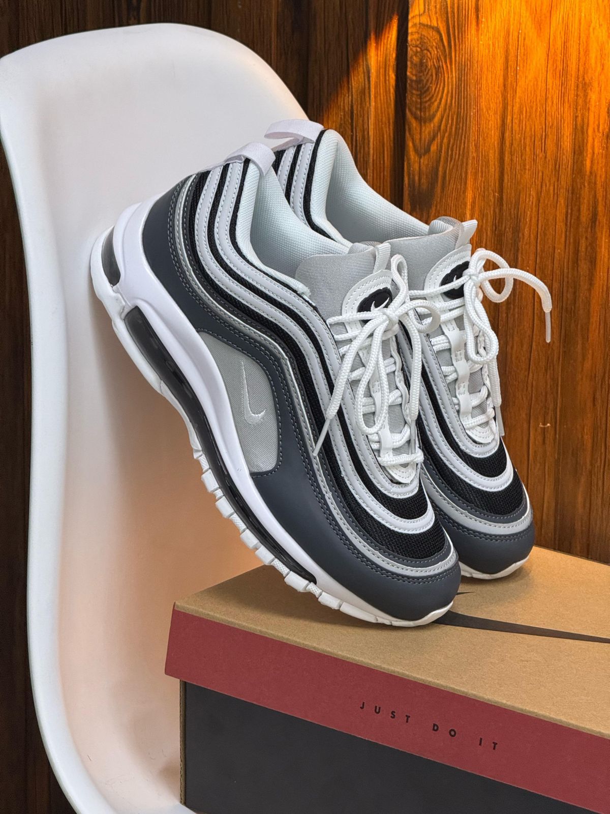 NIKE AIRMAX 2000 GRIS