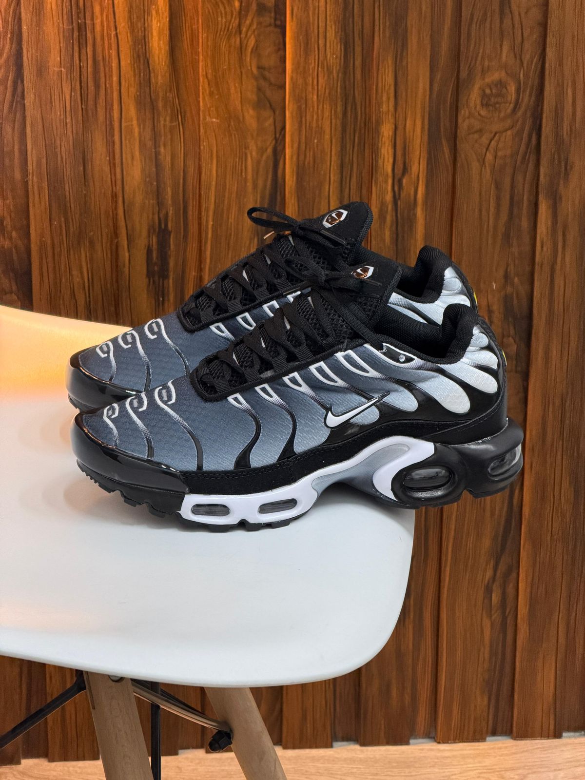 NIKE TN NEGRO