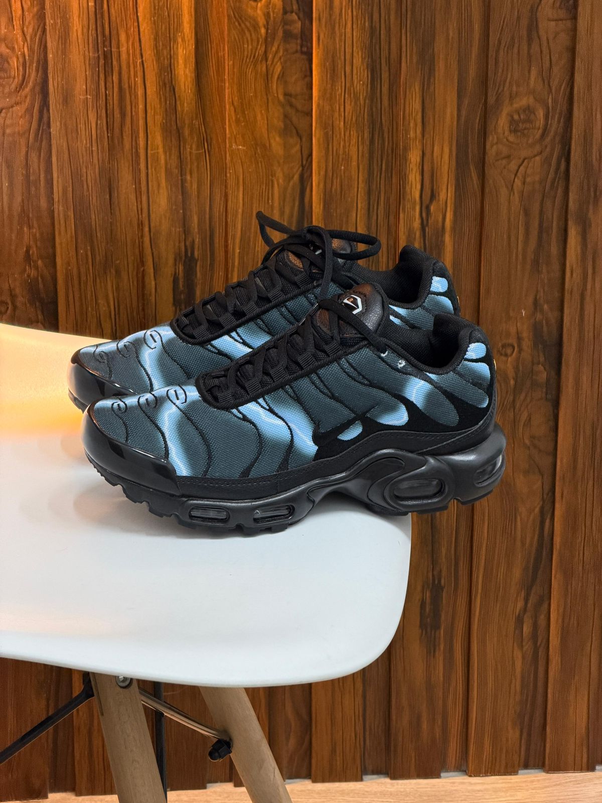NIKE TN NEGRA