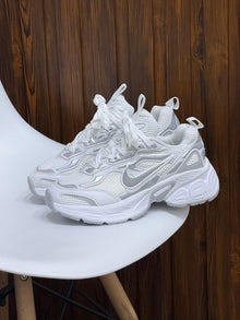 FAVORITOS NIKE V5K GRIS