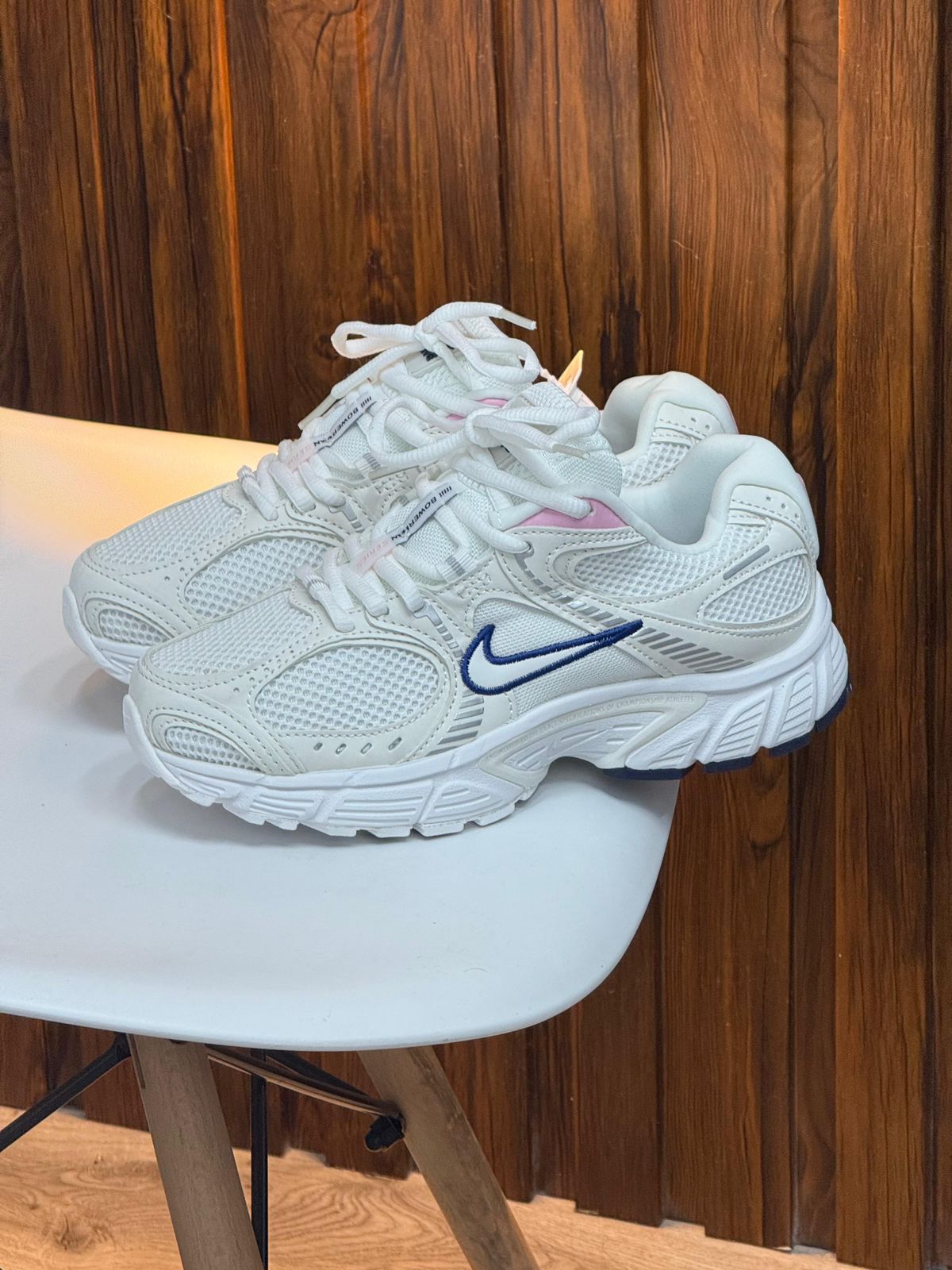 NIKE VOMERO BLANCA