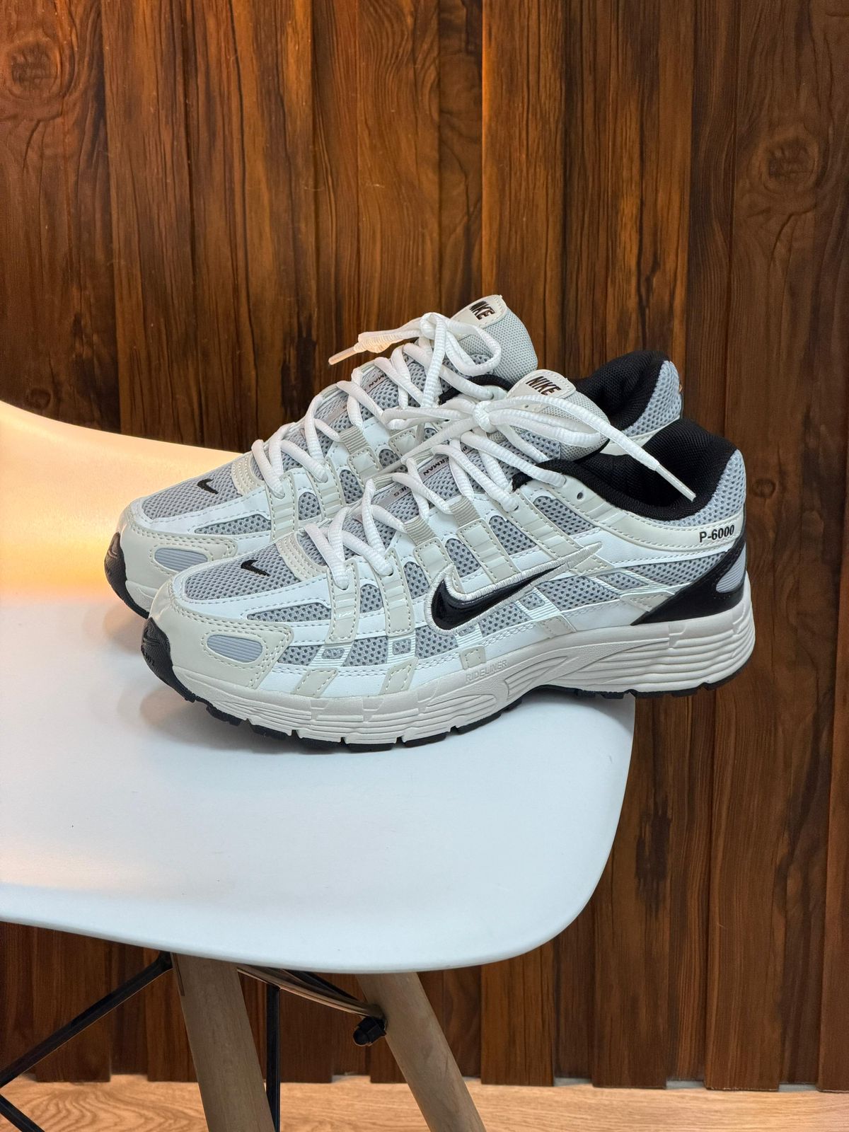 NIKE P6000N BLANCA