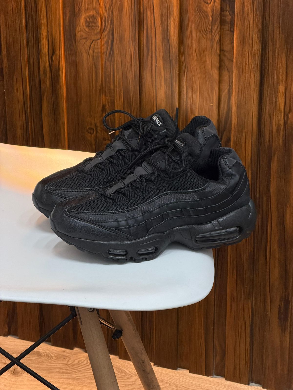 NIKE 7 CAMARAS NEGRA