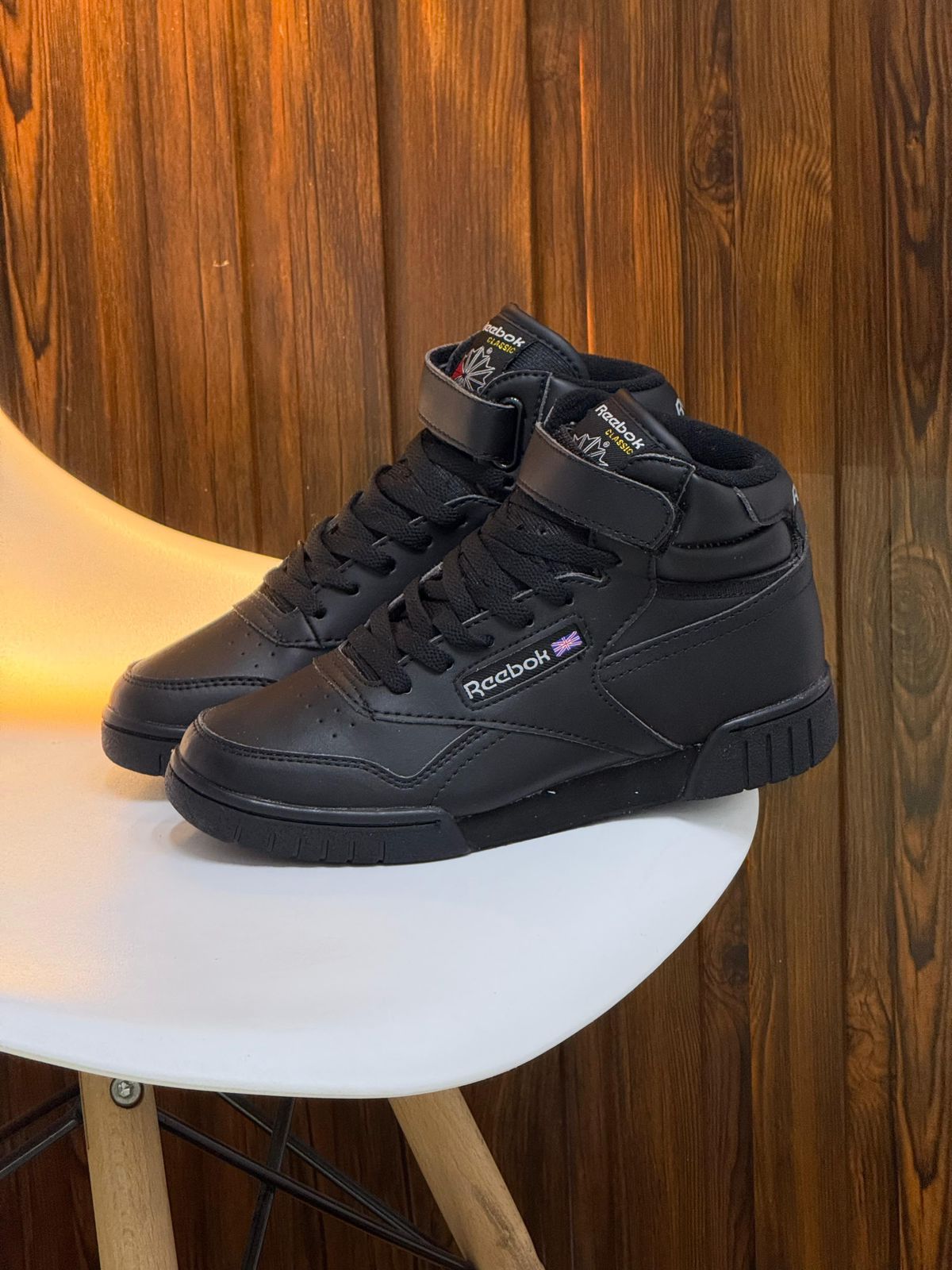 REEBOK BOTA NEGRA