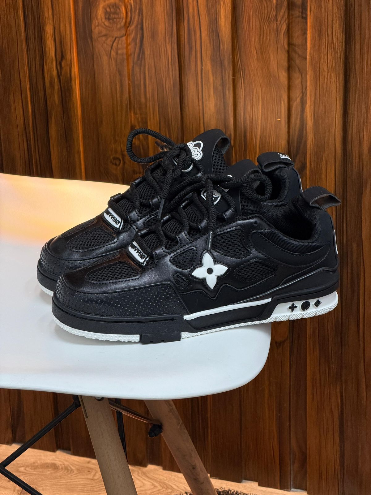 LOUIS VUITTON NEGRA