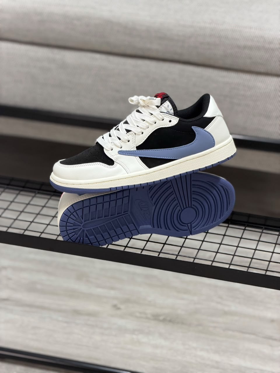 JORDAN RETRO TRAVIS FAVORITOS