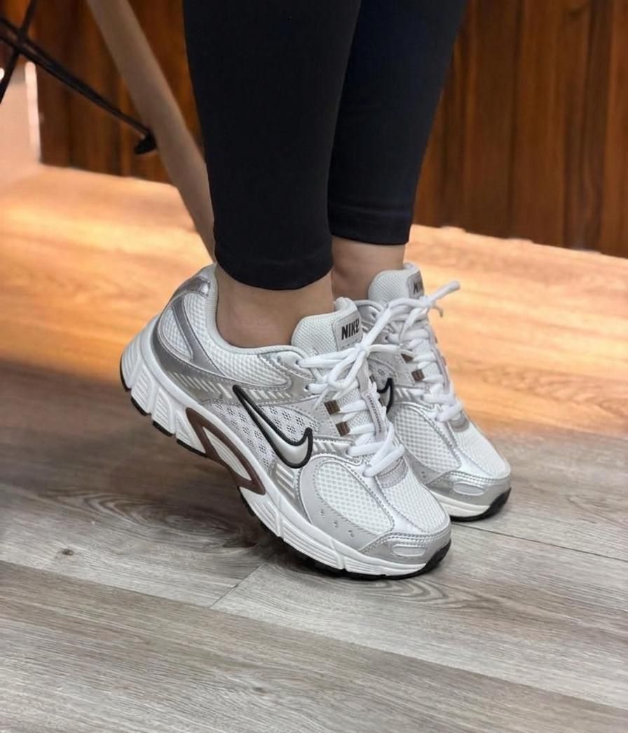 NIKE V5K RUN GRIS CAFE