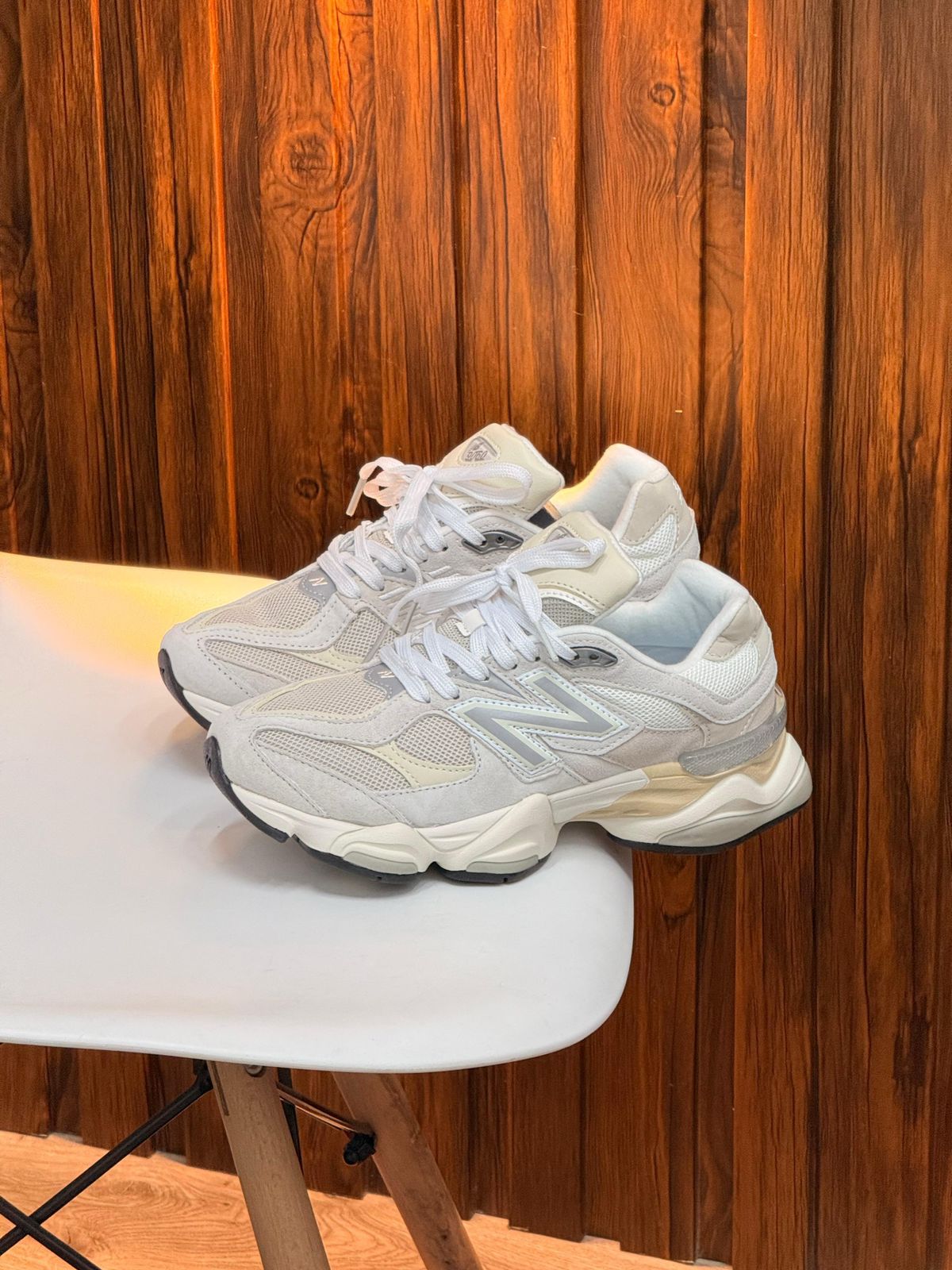 NEW BALANCE 9060 CREMA SALMON