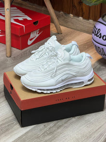 NIKE 2000 FAVORITOS
