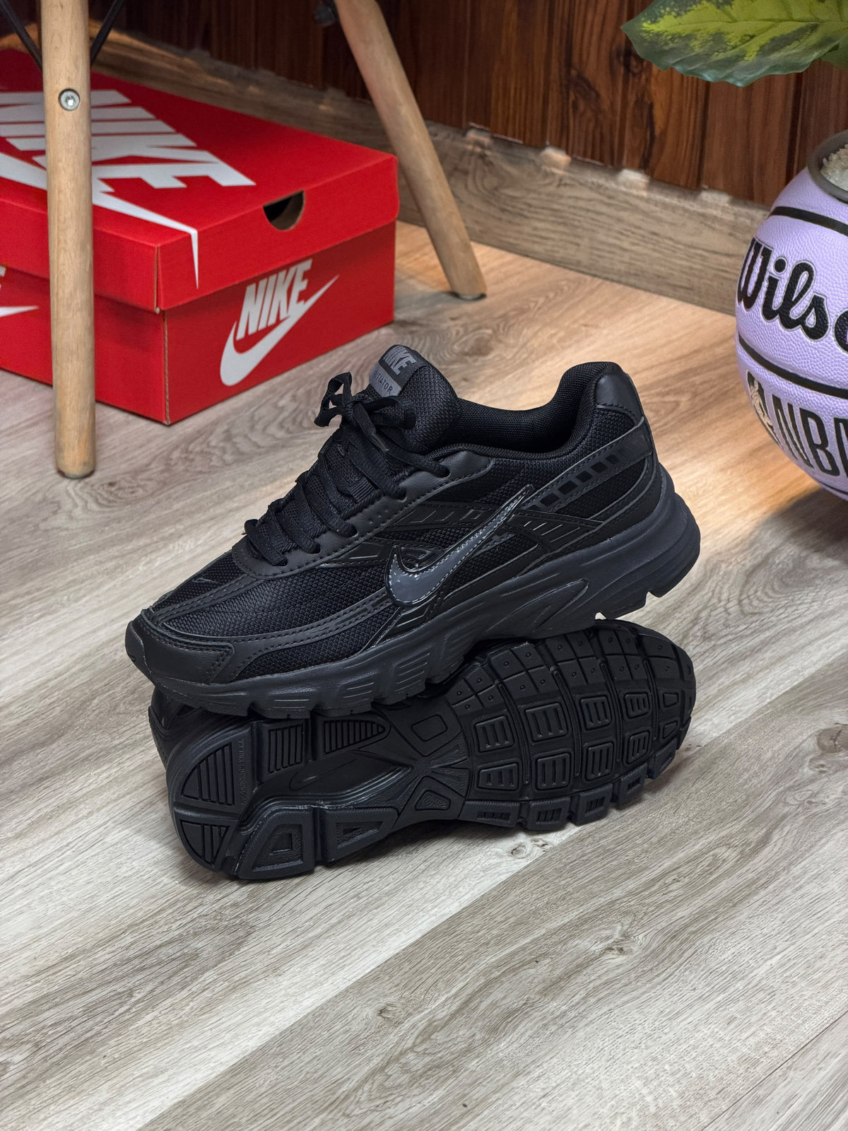 NIKE INITIATOR NEGRO