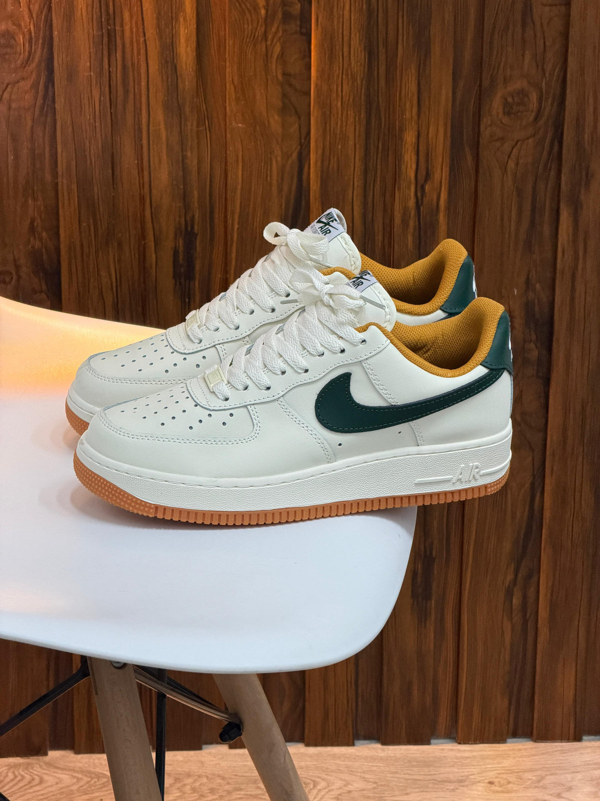 NIKE AF1 SUELA GOMA VERDE