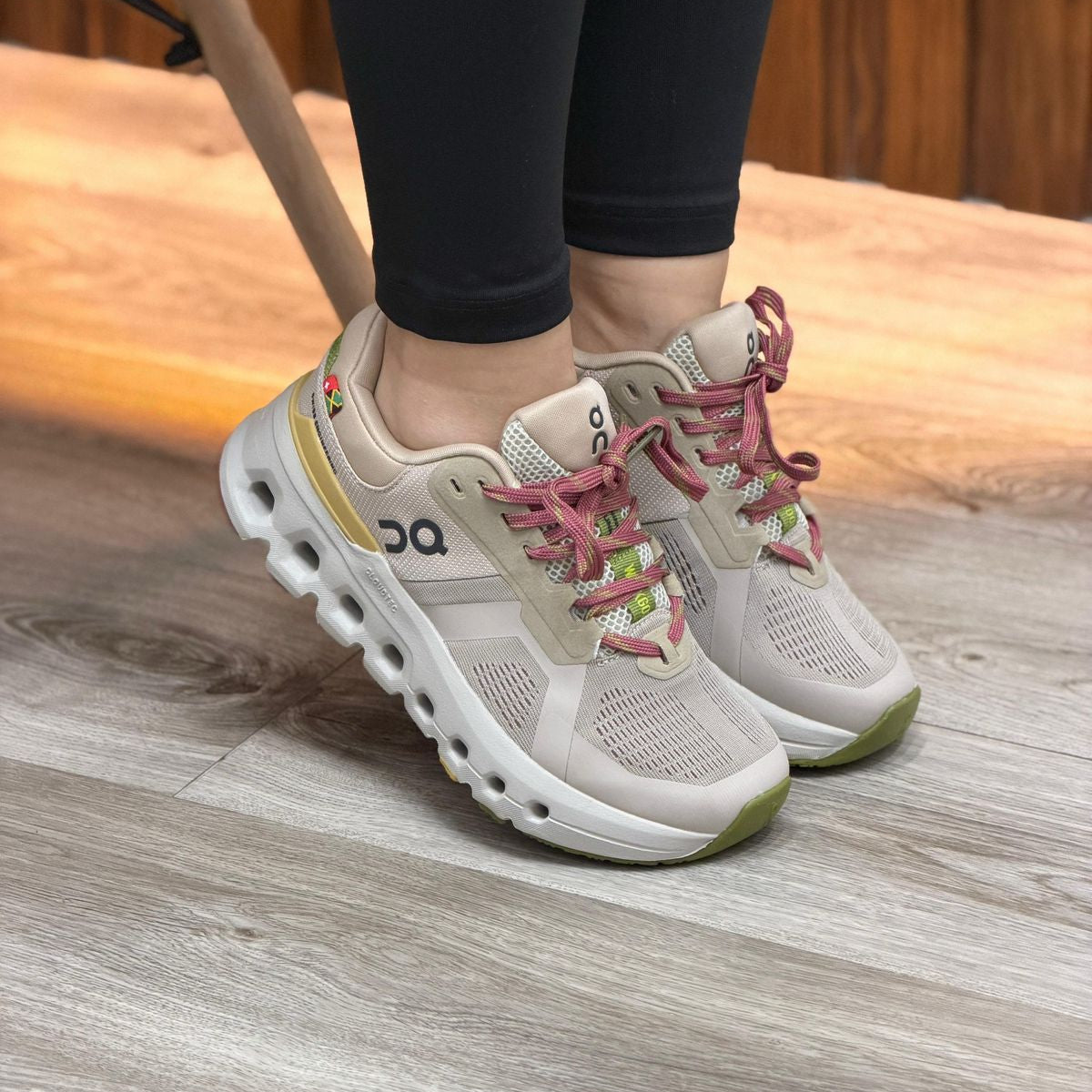 ON CLOUD BEIGE FAVORITOS