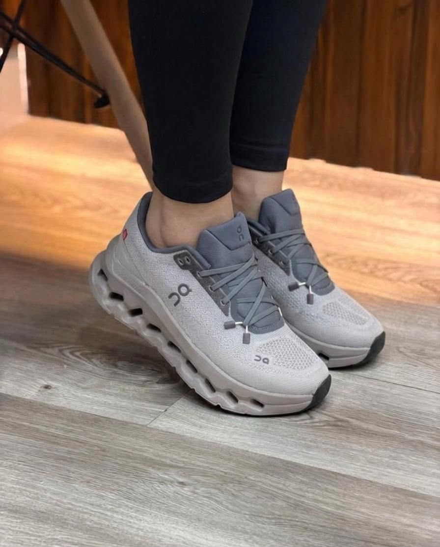 ON CLOUD GRIS