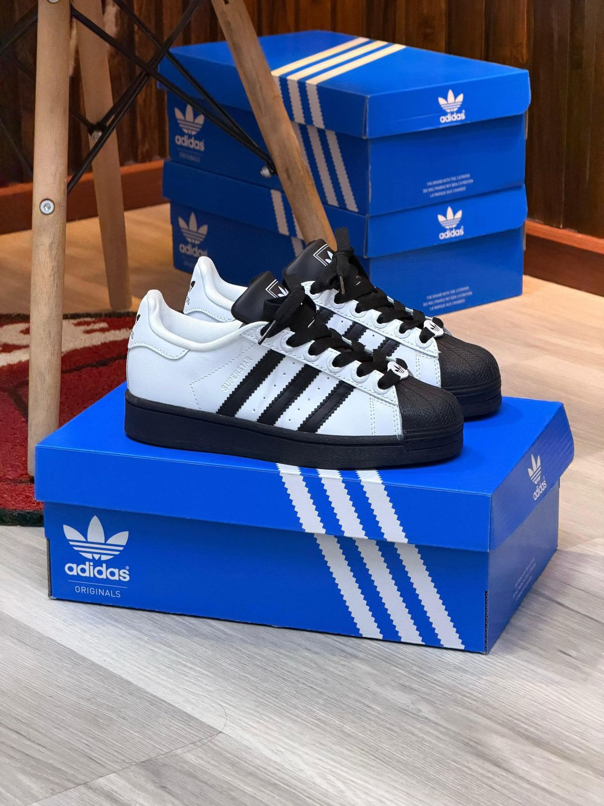 ADIDAS SUPERSTAR