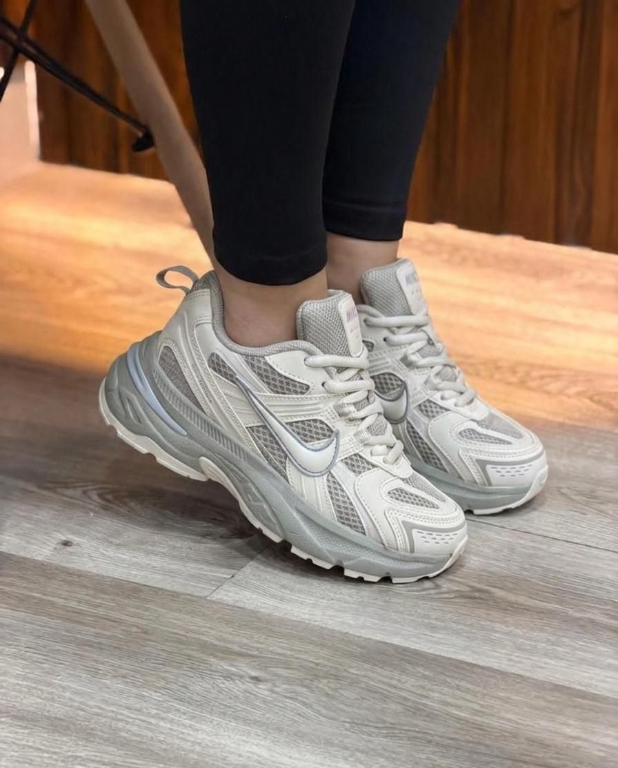 NIKE RUN GRIS