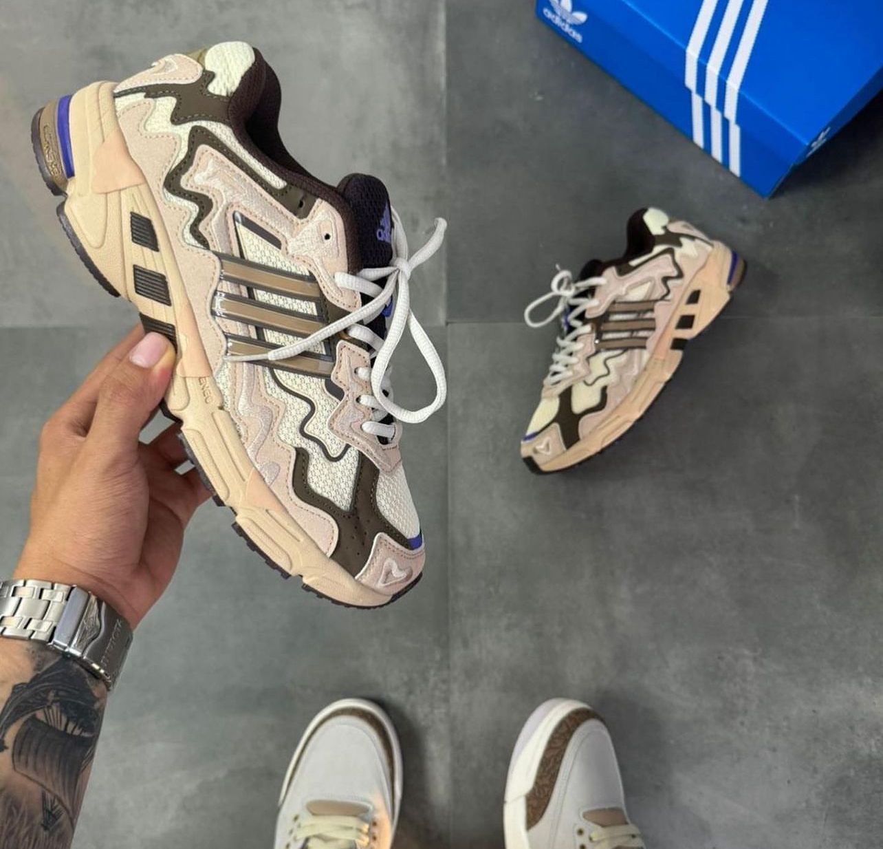 ADIDAS RESPONSE BAD BUNNY CAFE