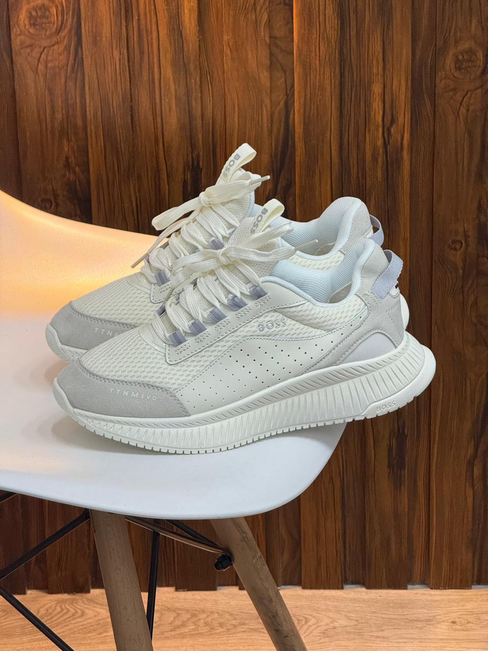 HUGO BOSS BEIGE