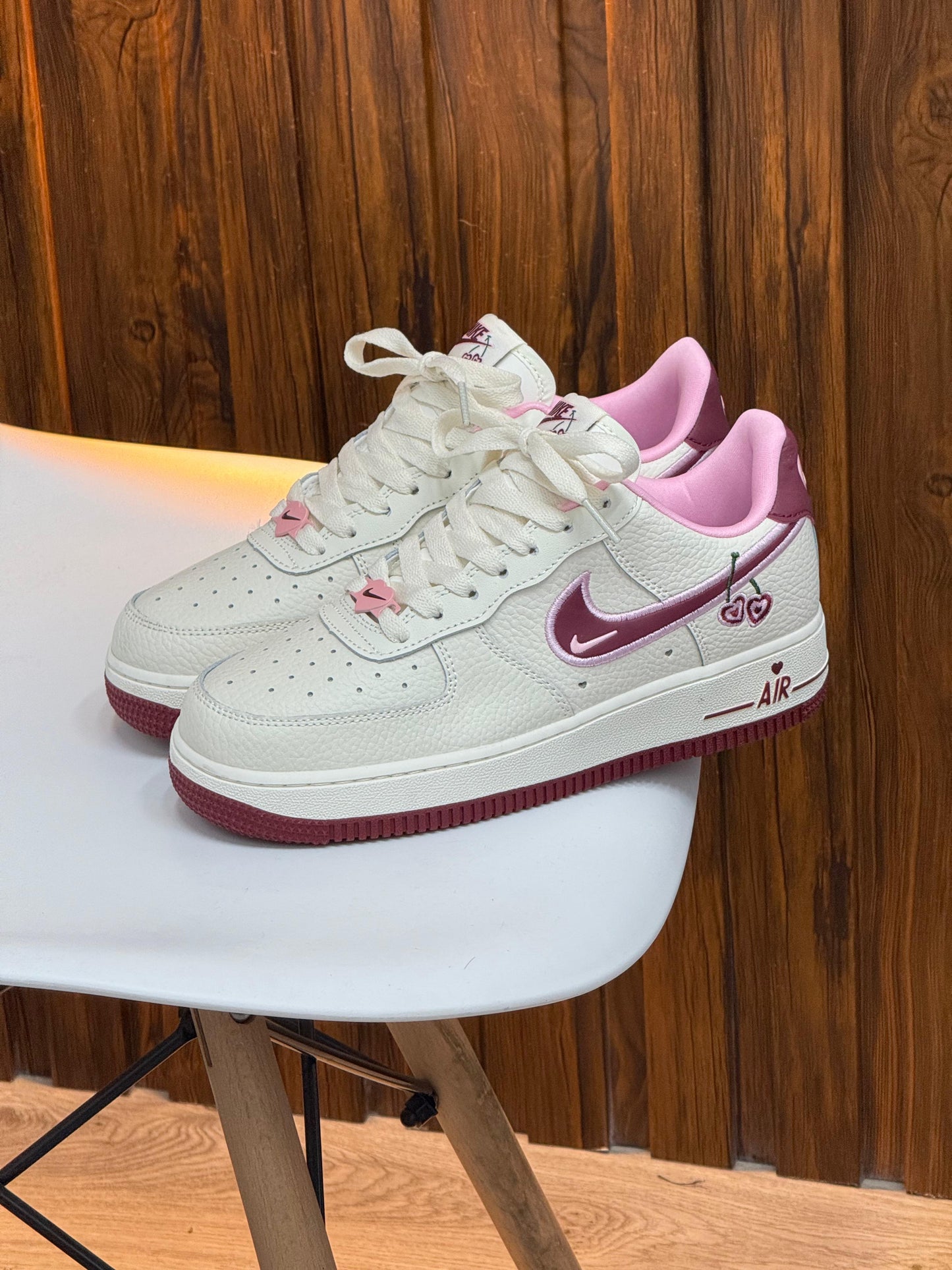 NIKE AIRFORCE ROJA