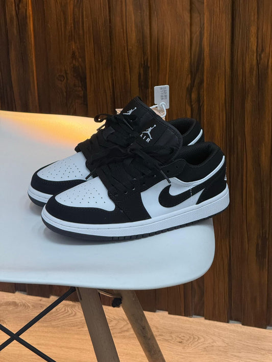 JORDAN RETRO LOW NEGRA