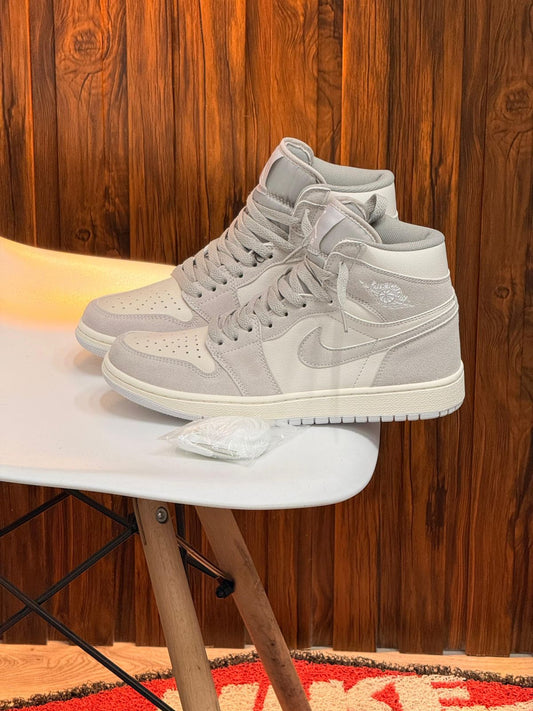 JORDAN RETRO BOTA BEIGE