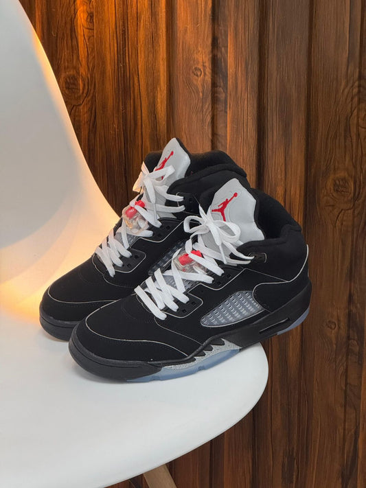 JORDAN RETRO NEGRA