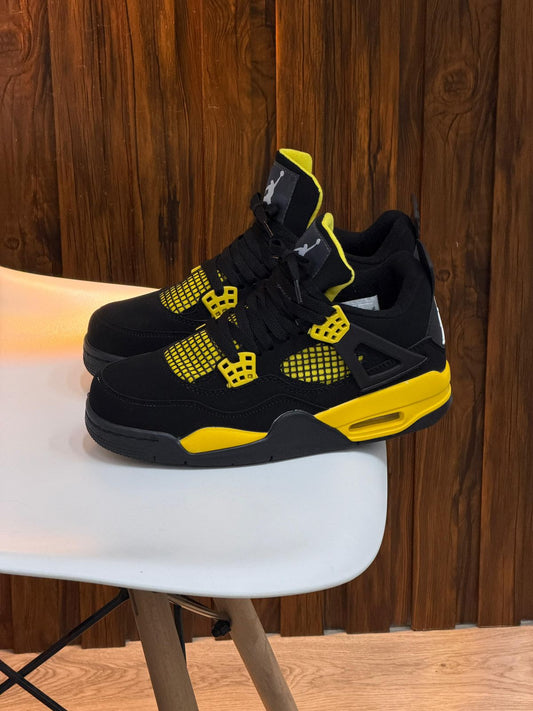 JORDAN RETRO 4 NEGRA