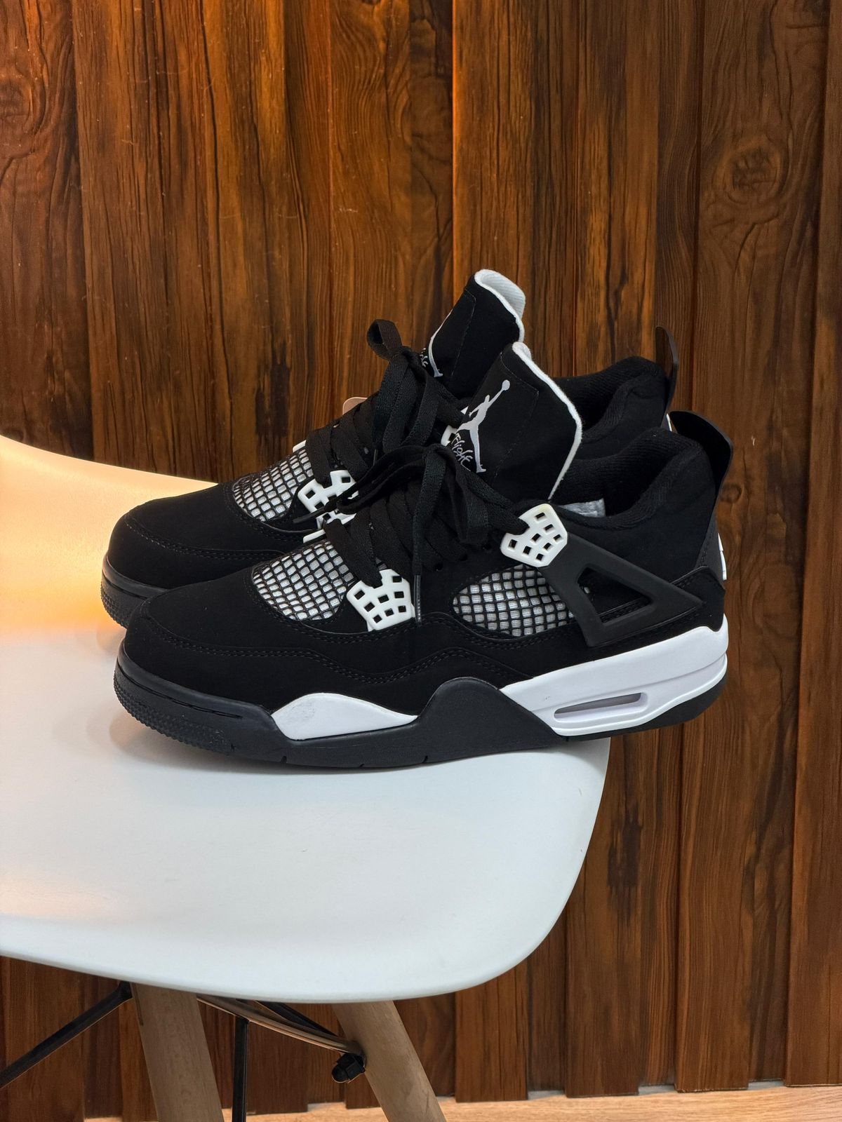 JORDAN RETRO 4 NEGRA