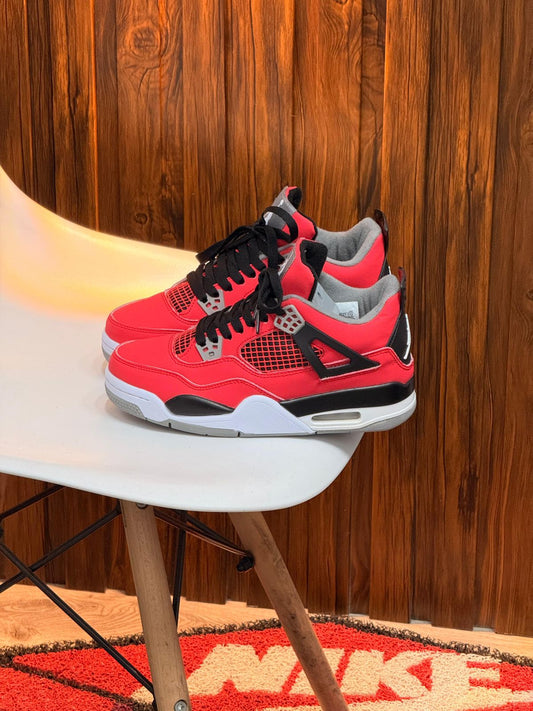 JORDAN RETRO 4 ROJO