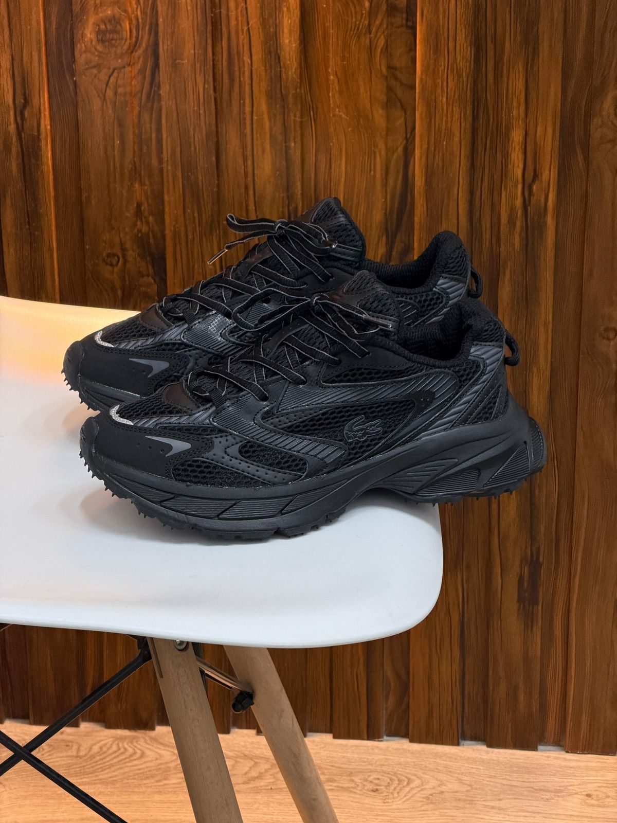 LACOSTE NEGRA
