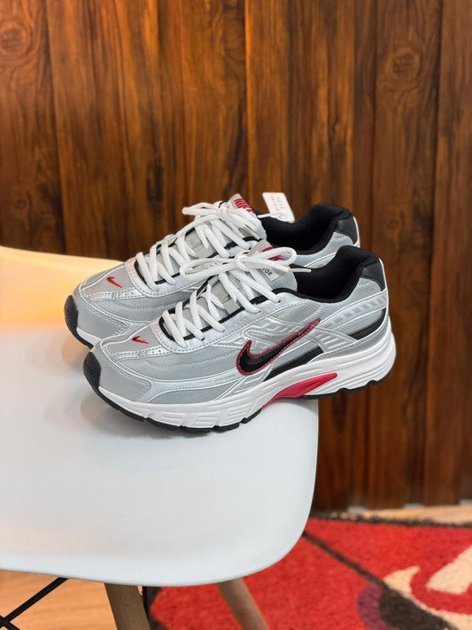 NIKE INITIATOR