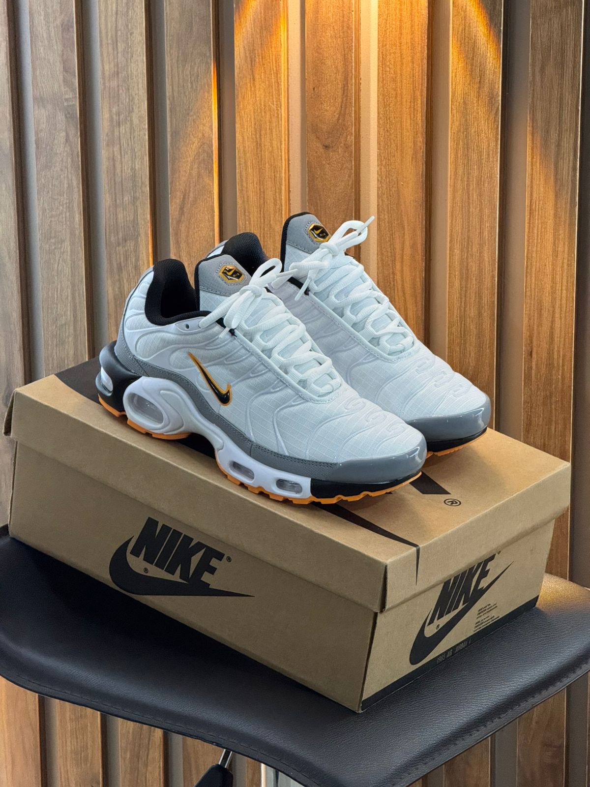 NIKE TN BLANCA AMARILLA