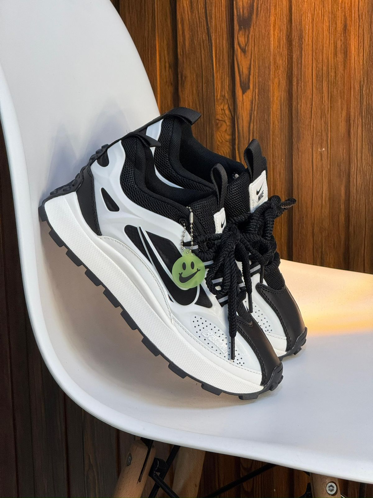 NIKE BAILLELI BLANCA NEGRA