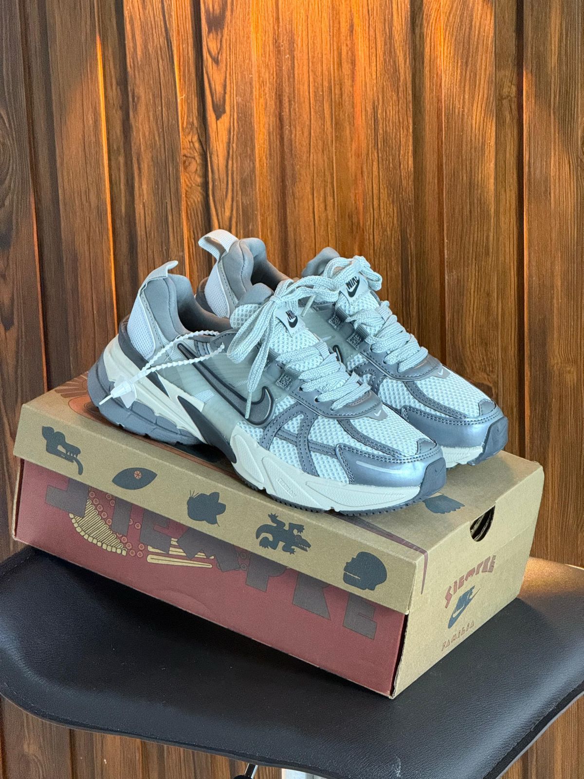 NIKE V2K GRIS