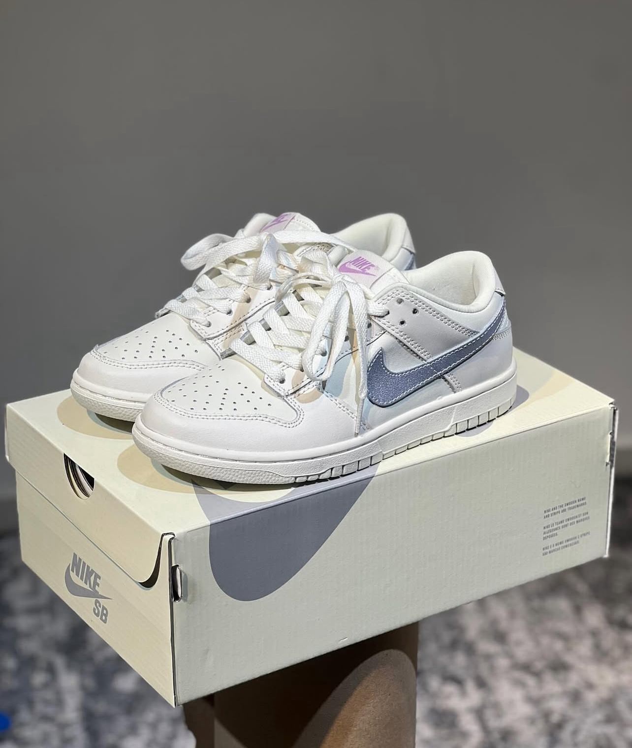 NIKE SB MORADA